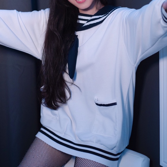 bunny school girl hoodie oversized - Picture 3 of 4
